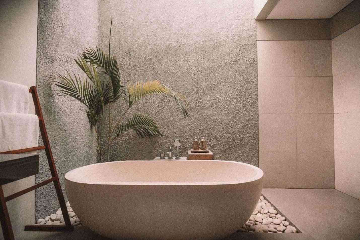 bathtub-with-plant-relaxation-technique