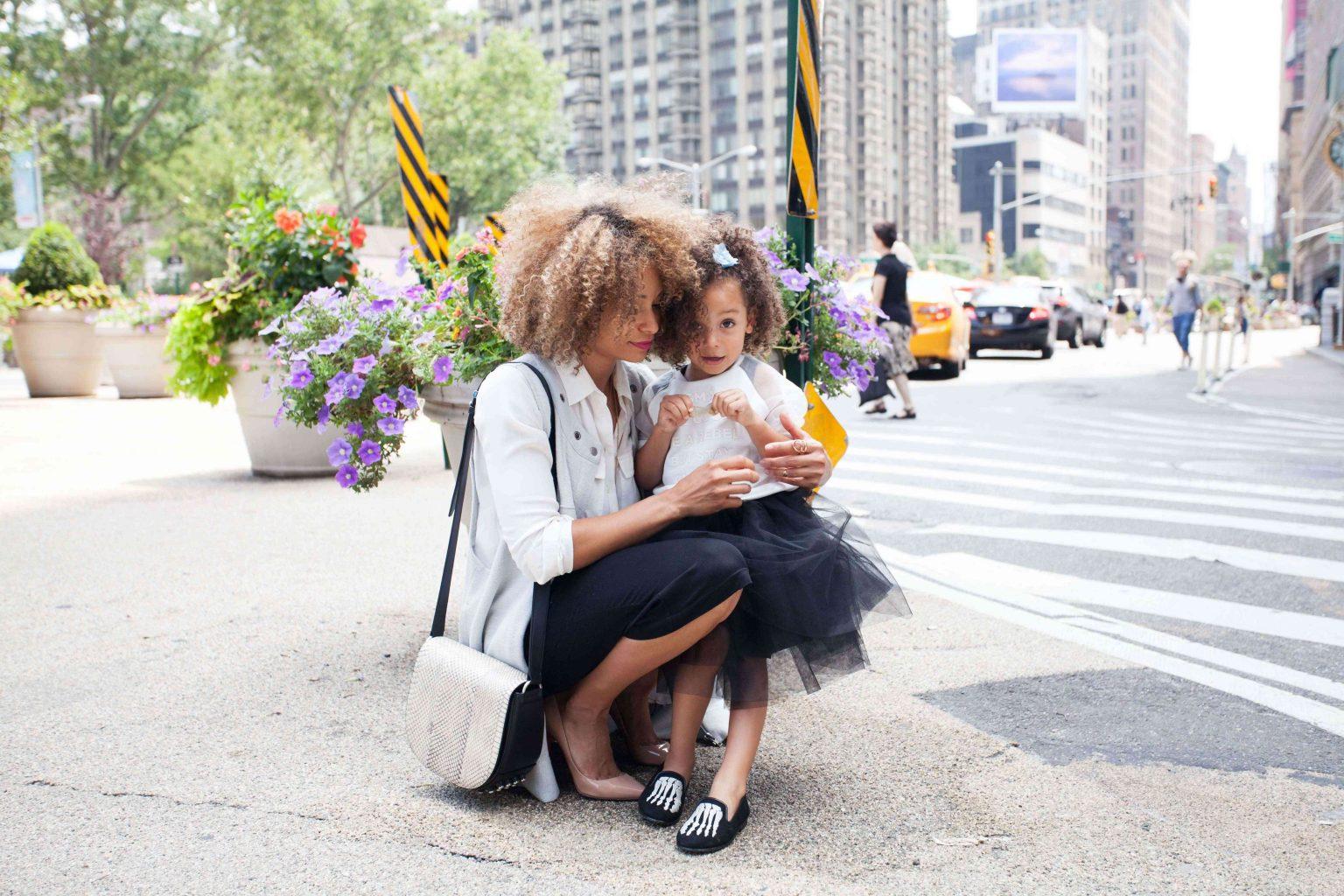 mom-and-daughter-nanny-sharing-teachworkoutlove.com