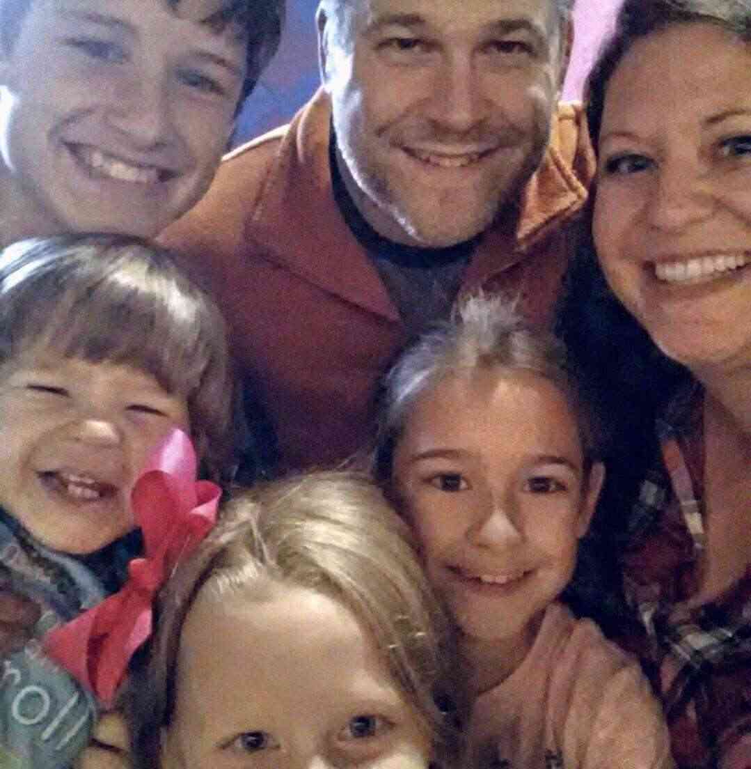 mcnally-mindy-featured-mom-family-of-6-teachworkoutlove.com