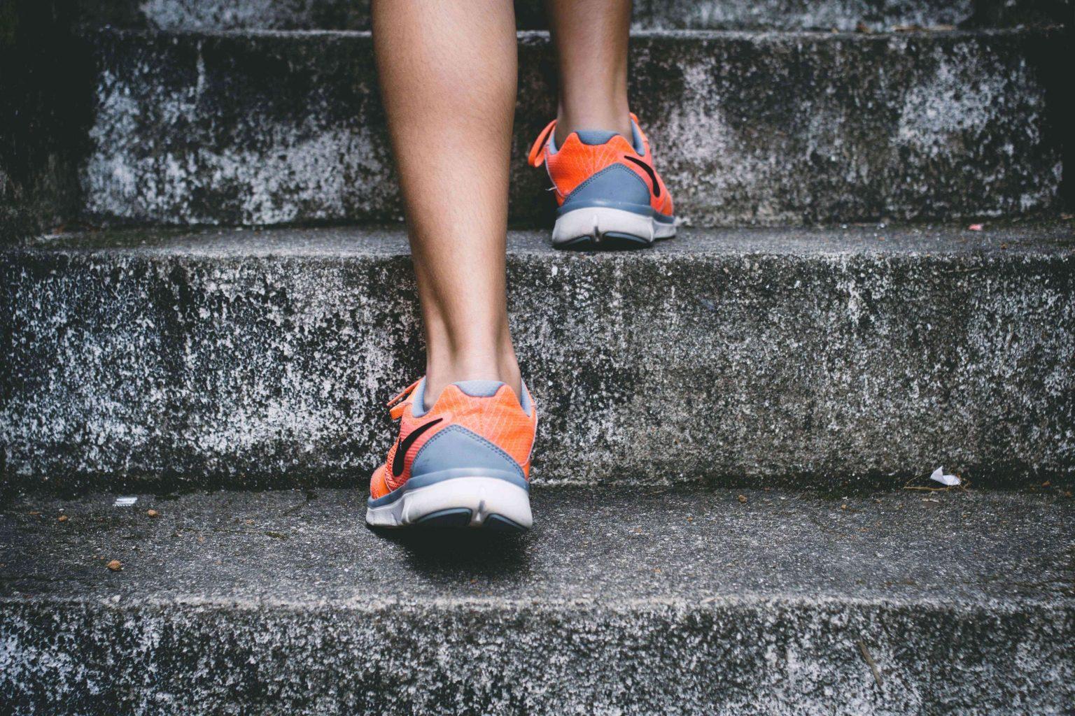 workout-by-walking-up-stairs-teachworkoutlove.com