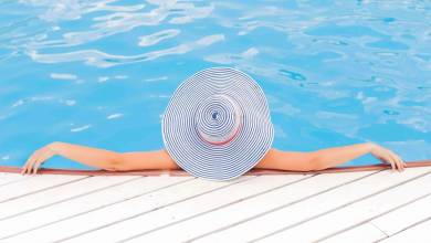 mom-enjoying-the-pool-during-the-summer