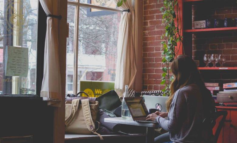 small-business-ideas-women-laptop-working-teachworkoutlove.com