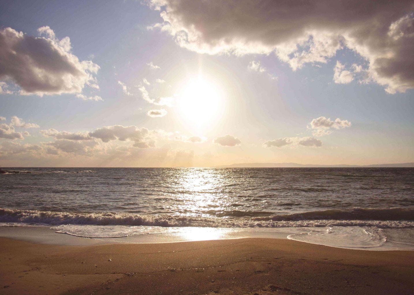 enjoy-the-sunshine-at-the-beach-this-summer