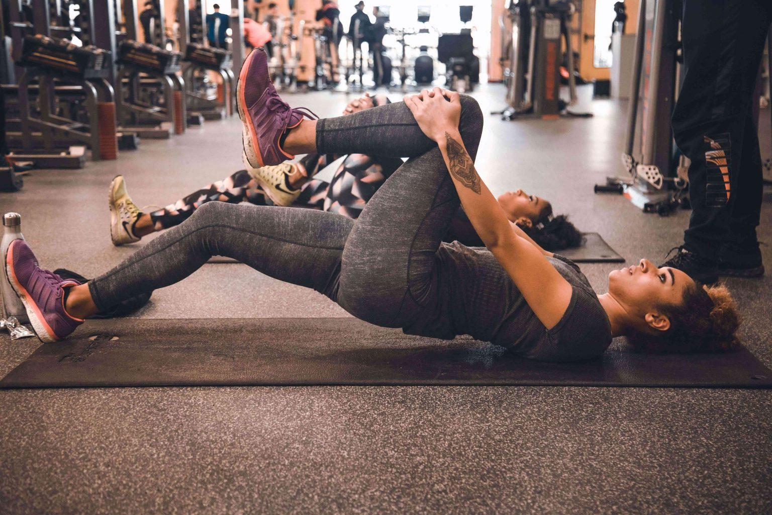 mom-working-out-in-gym