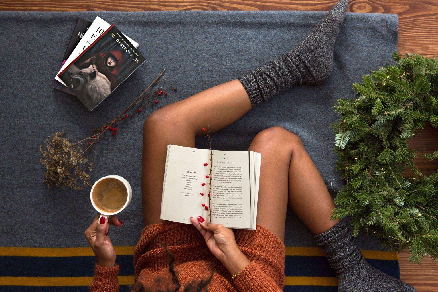 best-ways-for-busy-moms-to-feel-their-best-reading-coffee-teachworkoutlove.com