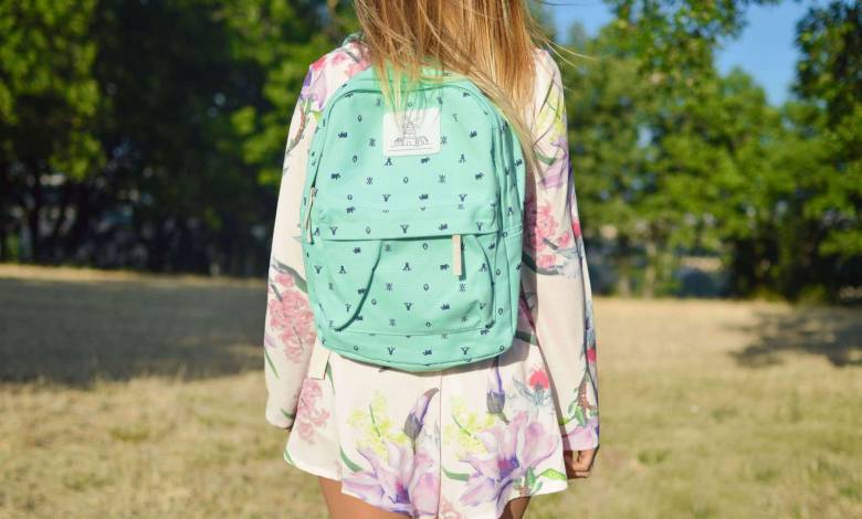 back-to-school-tips-girl-in-backpack-teachworkoutlove.com