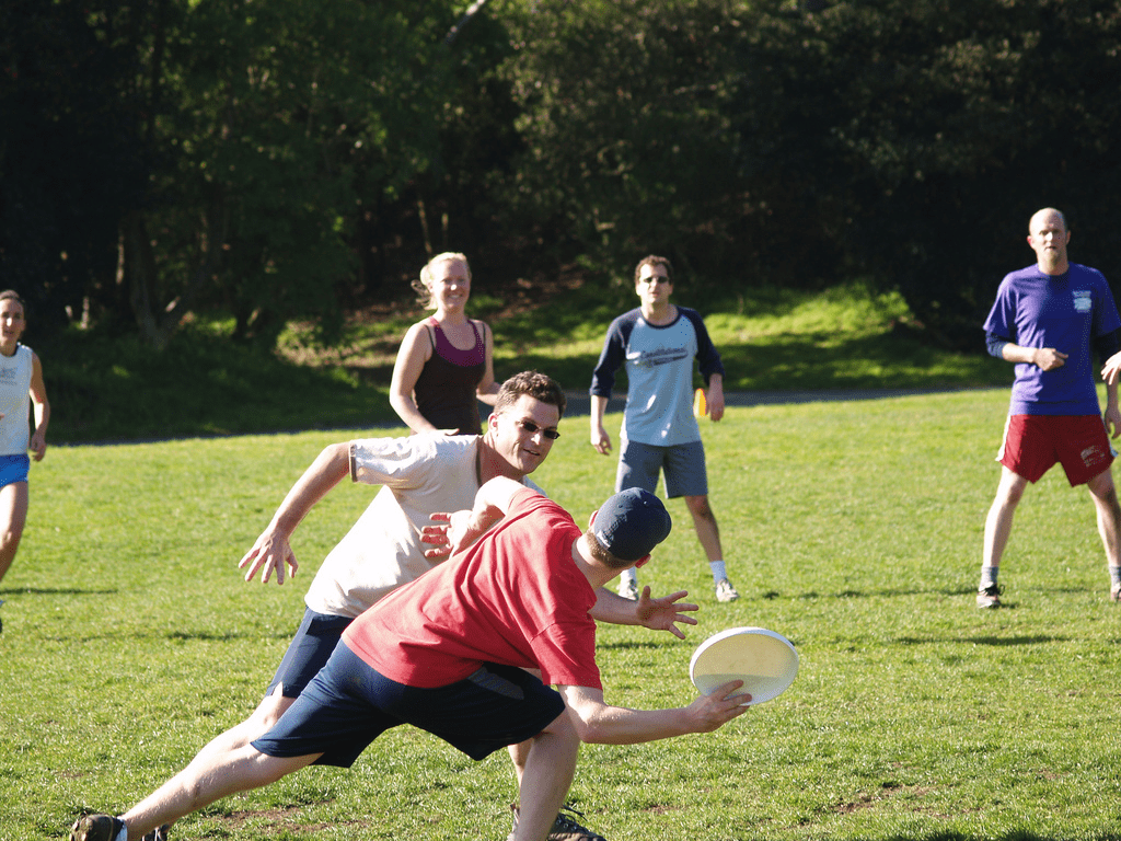 frisbee-exercise-sports