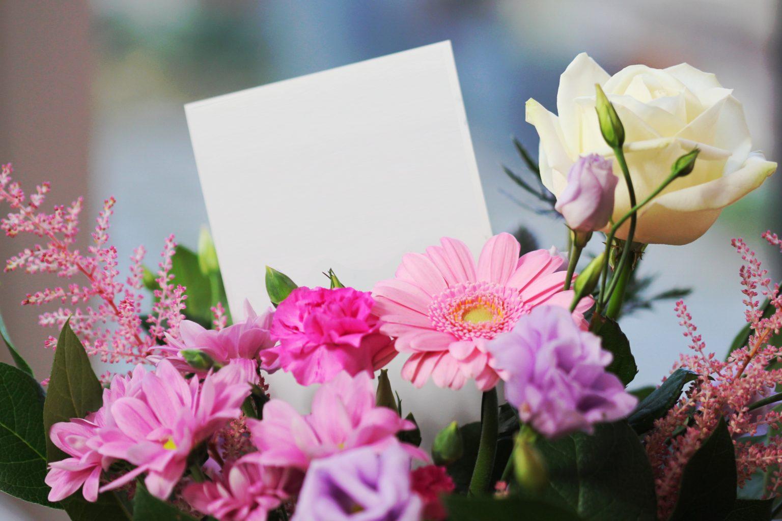 bouquet-of-flowers-gift-Raksha-Bandhan