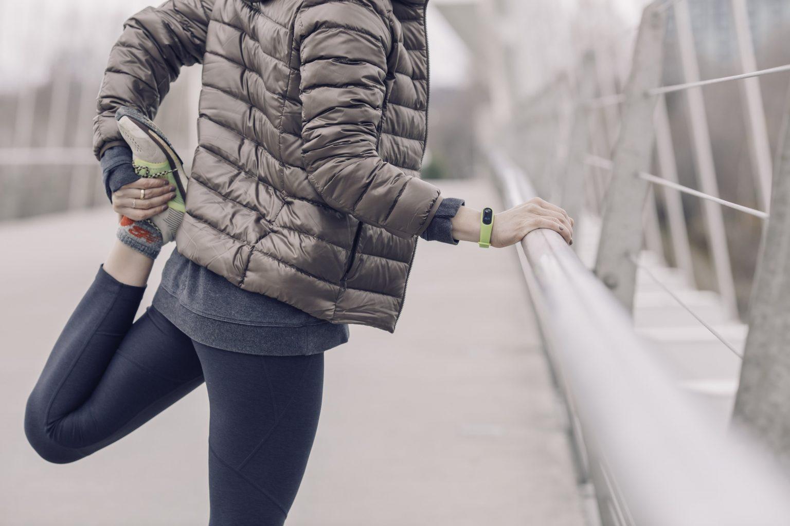 teen-runner-stretching