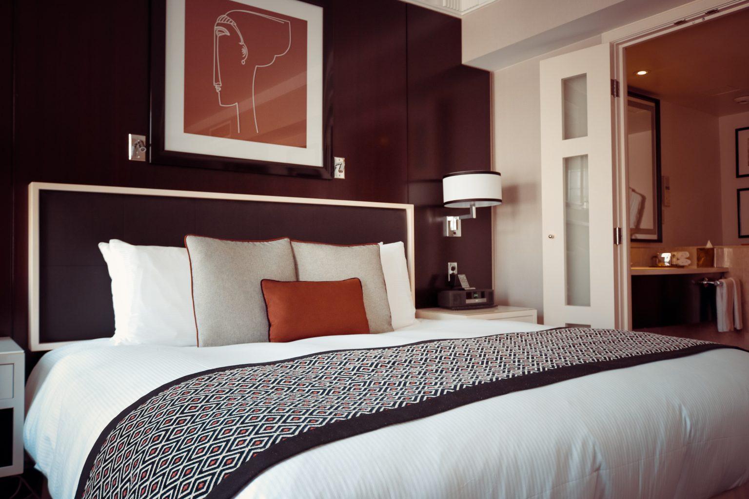 hotel-bedroom