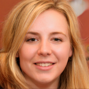 Photo of Lauren Hale
