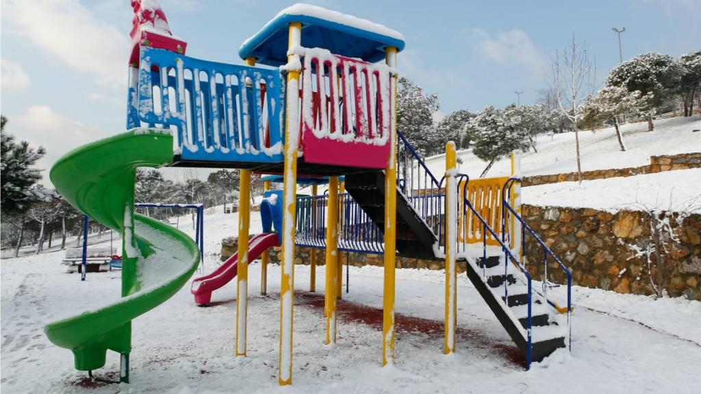 How To Keep Kids Safe at the Playground in Winter