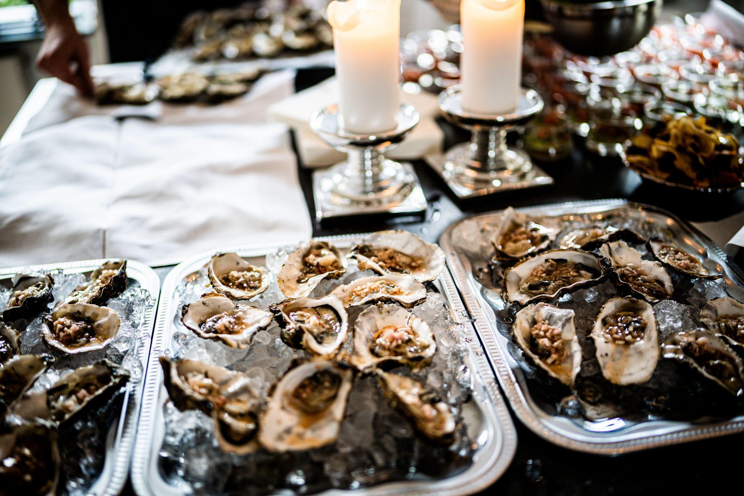 tray-of-oysters-on-table-christmas-eating