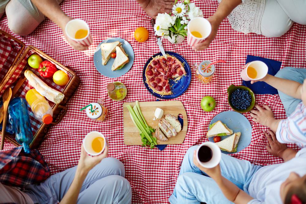 healthy picnic food and drinks