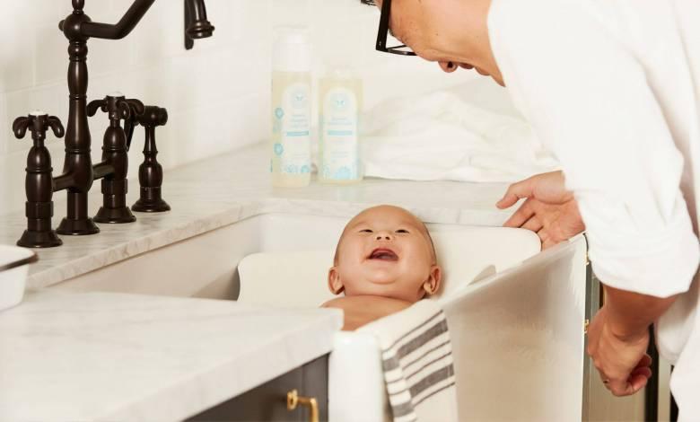 How to Create a Non Toxic Bath Time Routine for Toddlers