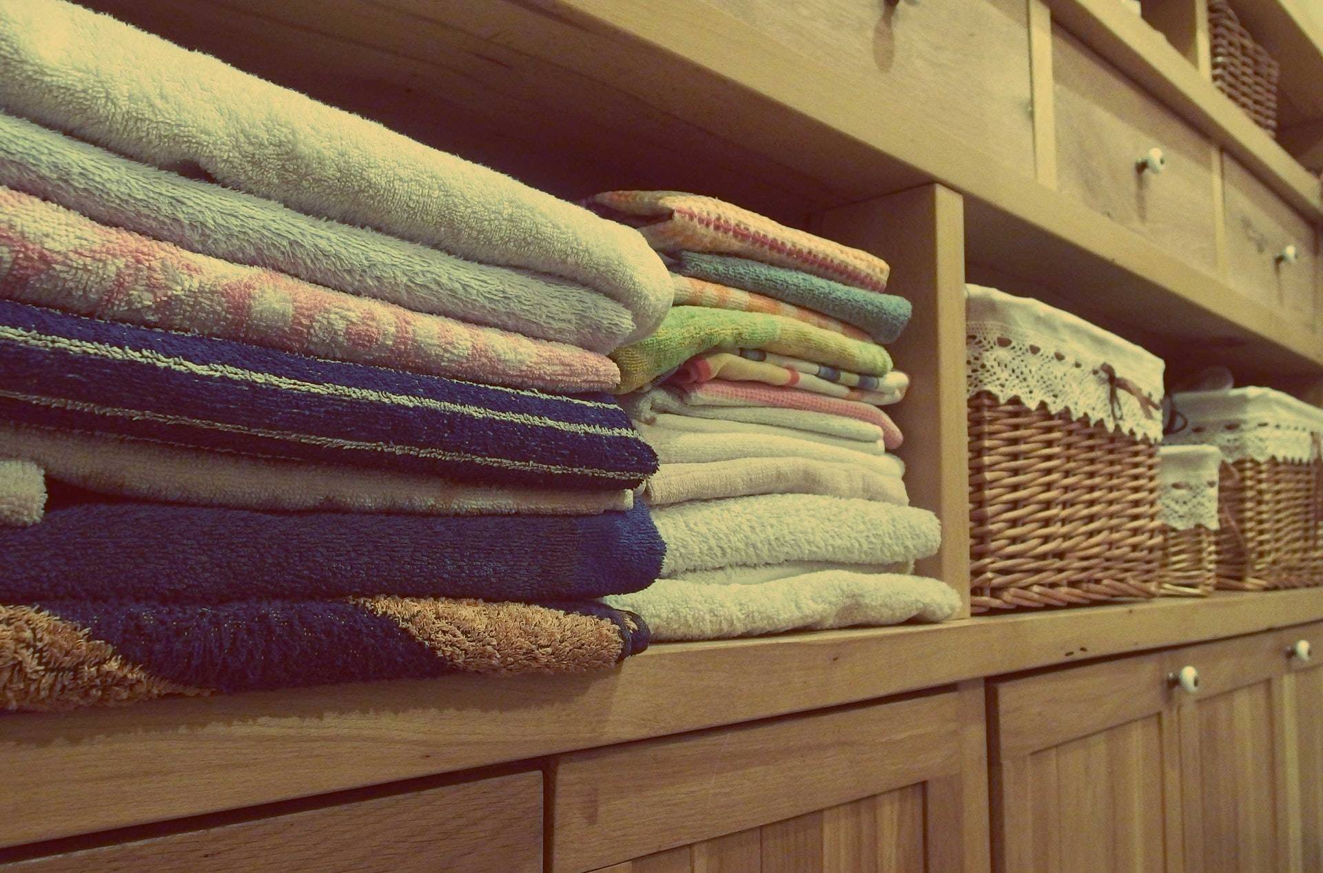 clean towels and baskets