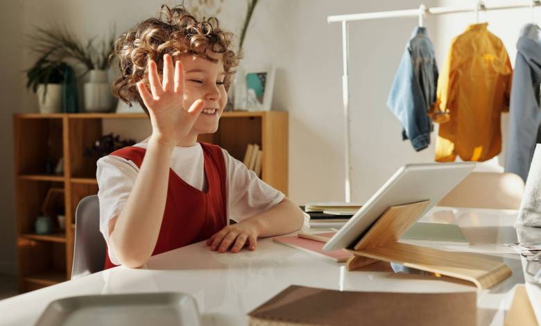 3 Simple Ways To Tear Your Kids Away From Their Screens