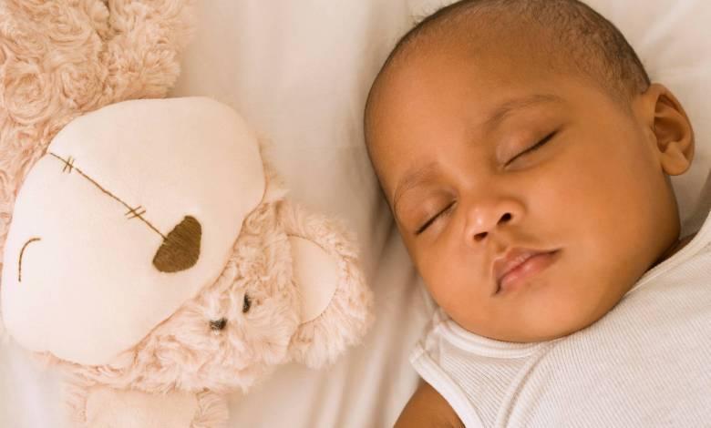 8 Helpful Newborn Sleep Tips for New Parents