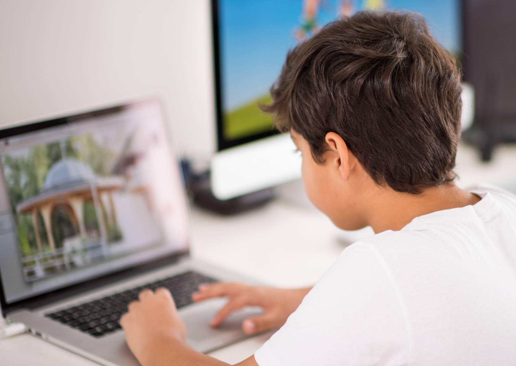 keeping kids safe online