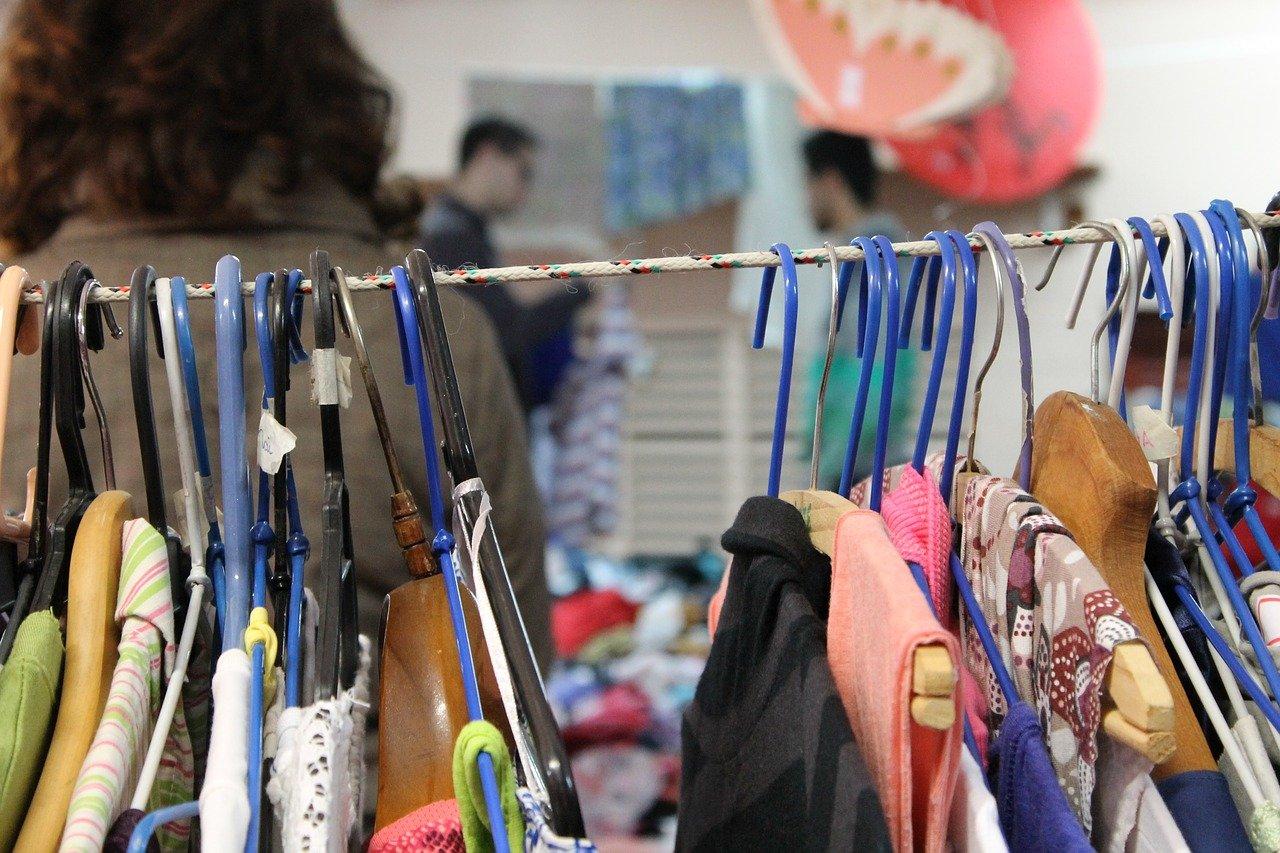 buying secondhand clothing