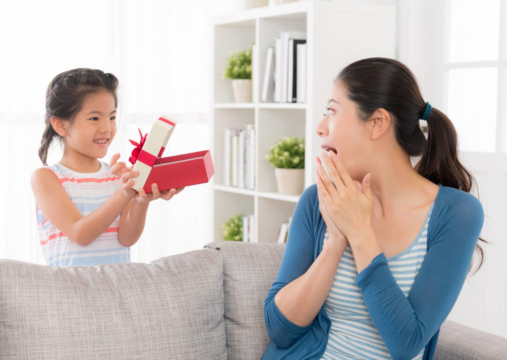Best Gifts for Moms to Make Their Day