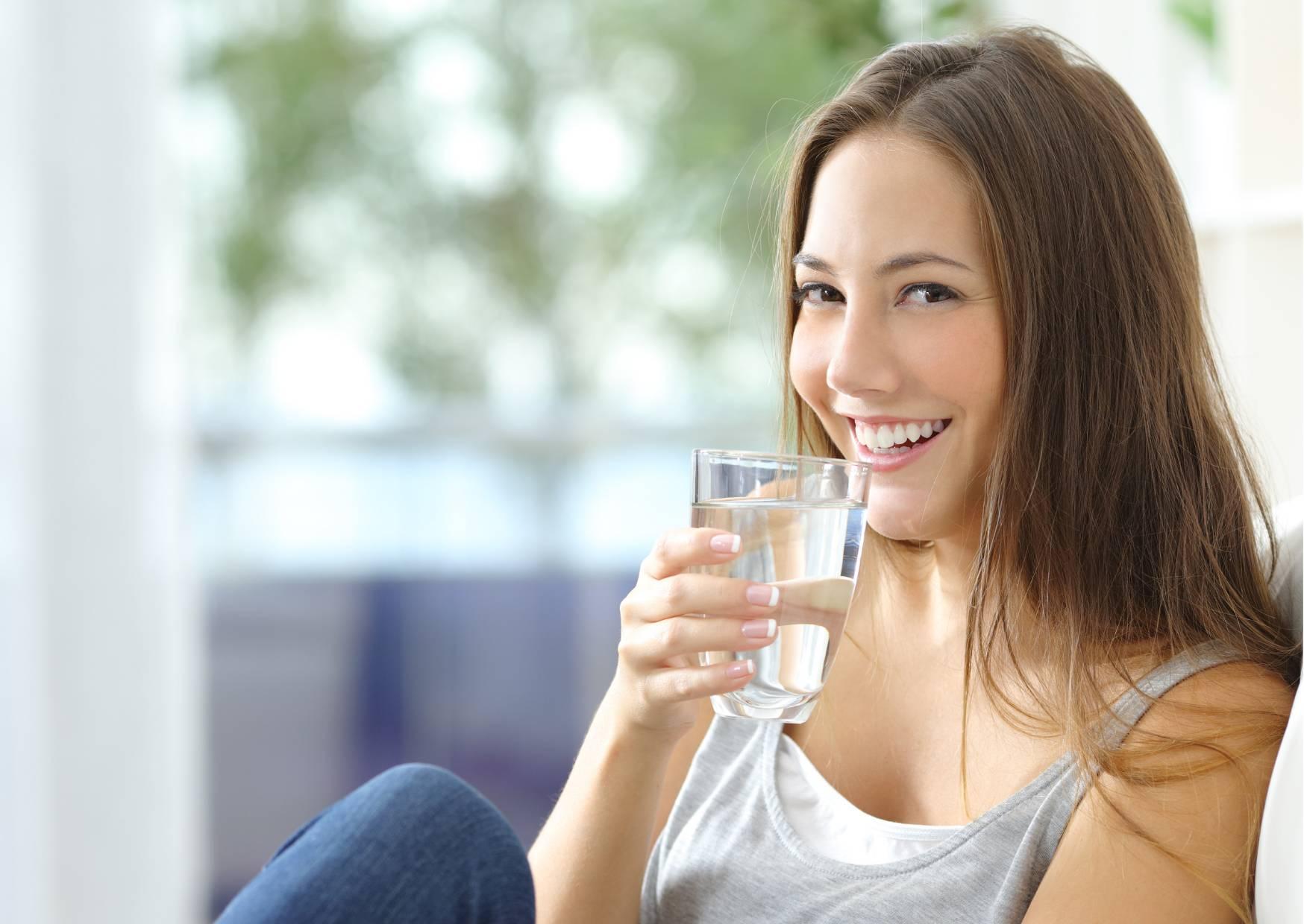 drinking water to stay healthy and strong