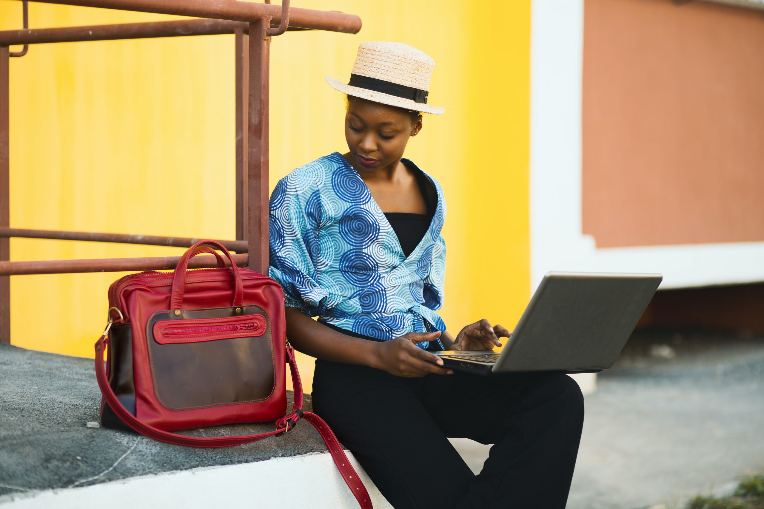How to Use Custom Laptop Bags to Promote Your Business