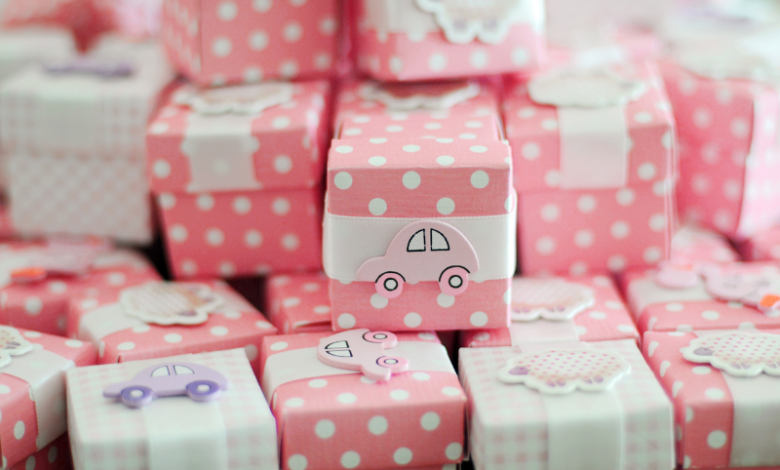 Designer Baby Gifts: 15 + Budget-Friendly Ideas